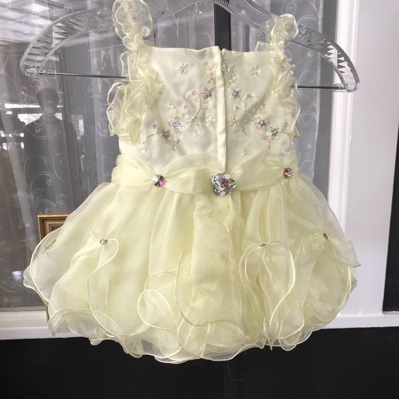 Other - Sold- Yellow baby girl dress